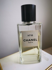 chanel no 18